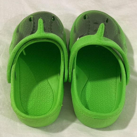 Cute Croc crocs 😜🐊 - Picture 4 of 6